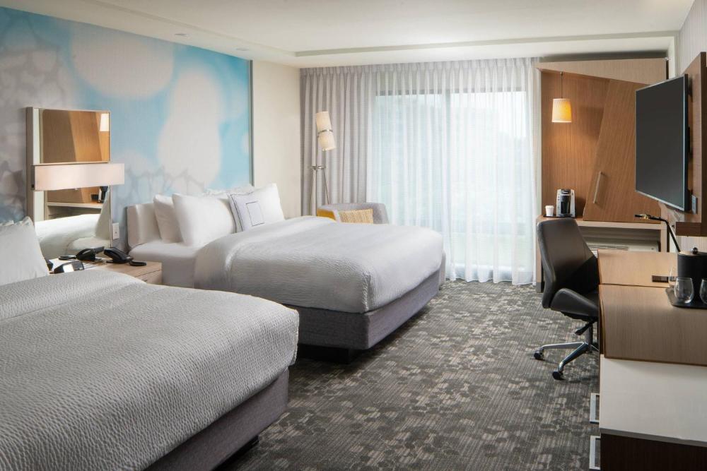 Room with Two King Beds and Bathtub - Mobility Access/Communication Assistance interior